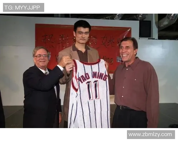 开赛在即姚明携手球队全力以赴备战新赛季展现篮球魅力与激情