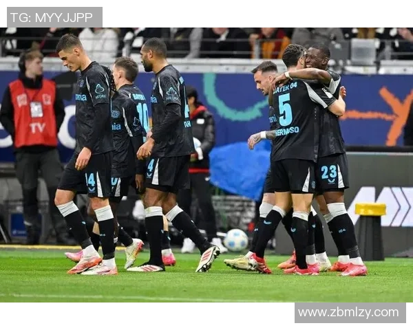 法兰克福客场轻松胜出,德甲积分榜逐渐攀升 法兰克福客场轻松胜出,德甲积分榜逐渐攀升